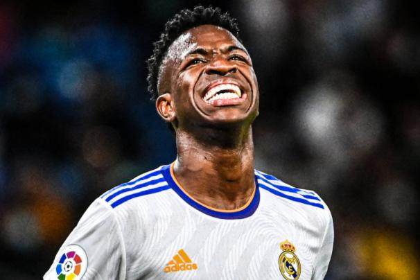 必一体育app-安切洛蒂：维尼修斯进步大 为“典礼三中场”鼓掌吧