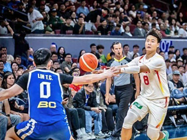 必一运动app下载-险胜！郭士强赛后吐真言，男篮更衣室这一幕太动人