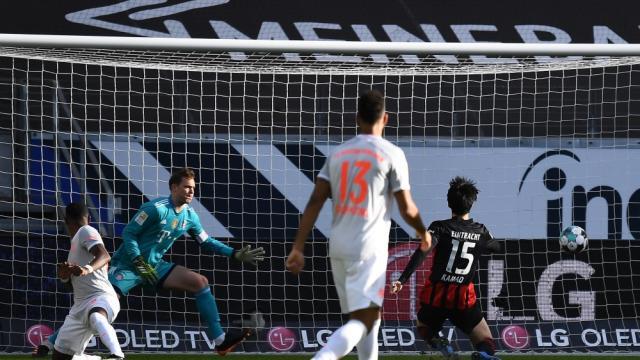 必一运动app下载-爱挖坑的拜仁终于没能爬出来，德甲的悬念活过来了